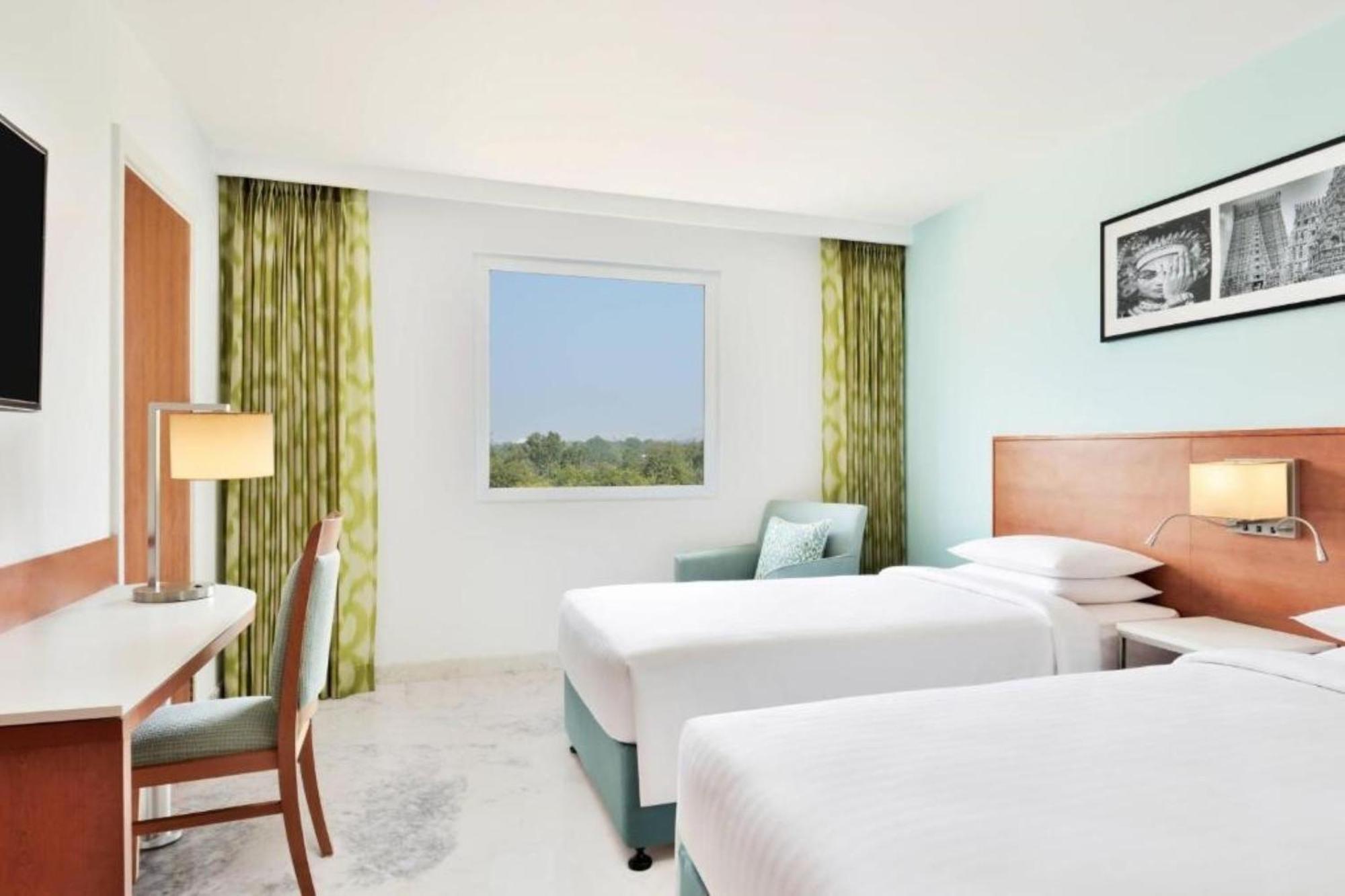 Hotel Fairfield By Marriott Bengaluru Whitefield Esterno foto