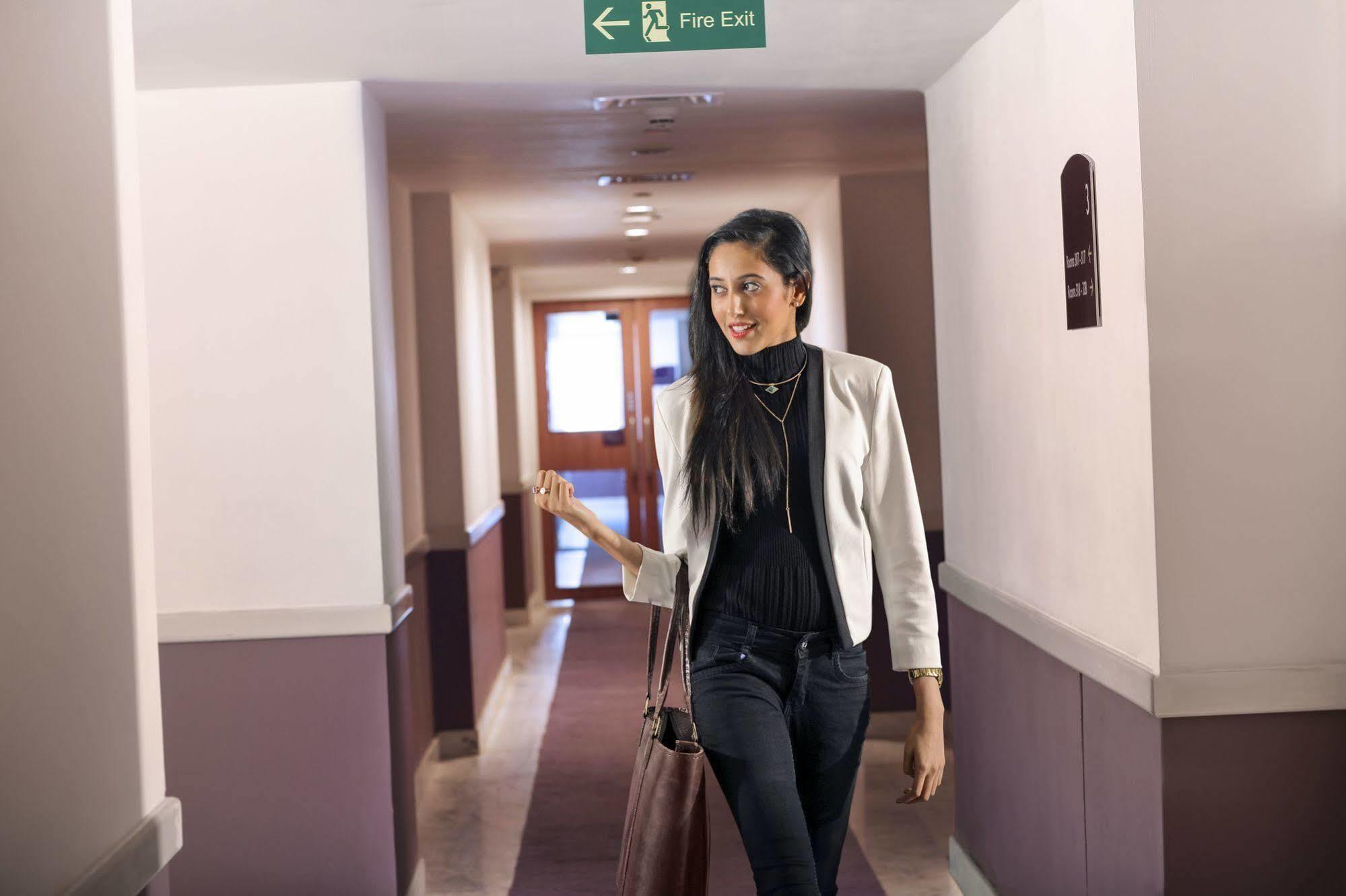 Hotel Fairfield By Marriott Bengaluru Whitefield Esterno foto